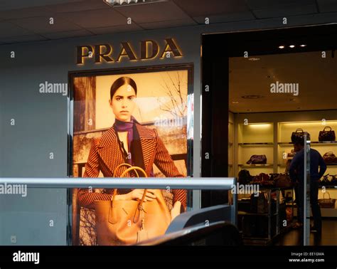 outlet prada foxtown|fox town factory outlets.